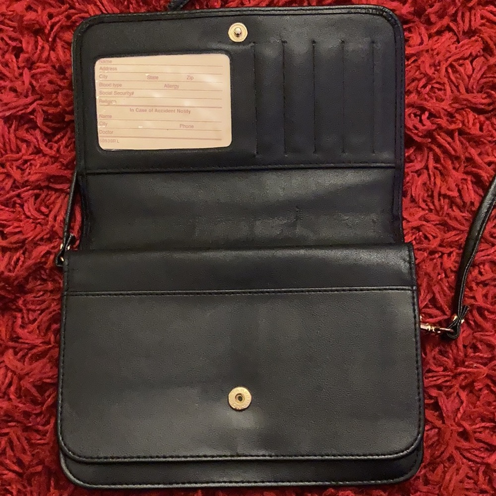 Buxton Clutch or Purse with detachable strap - Picture 5 of 11